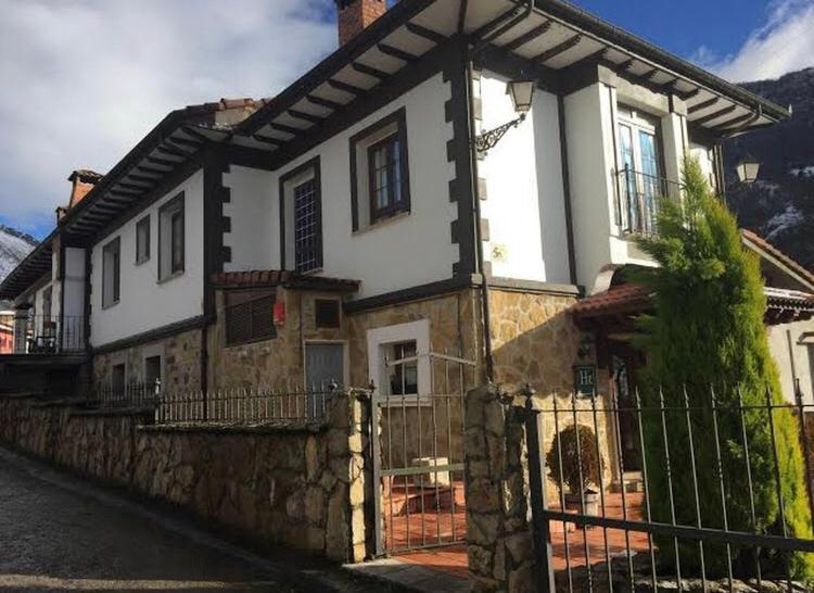 Hotel Restaurante La Carasca Orlé Εξωτερικό φωτογραφία