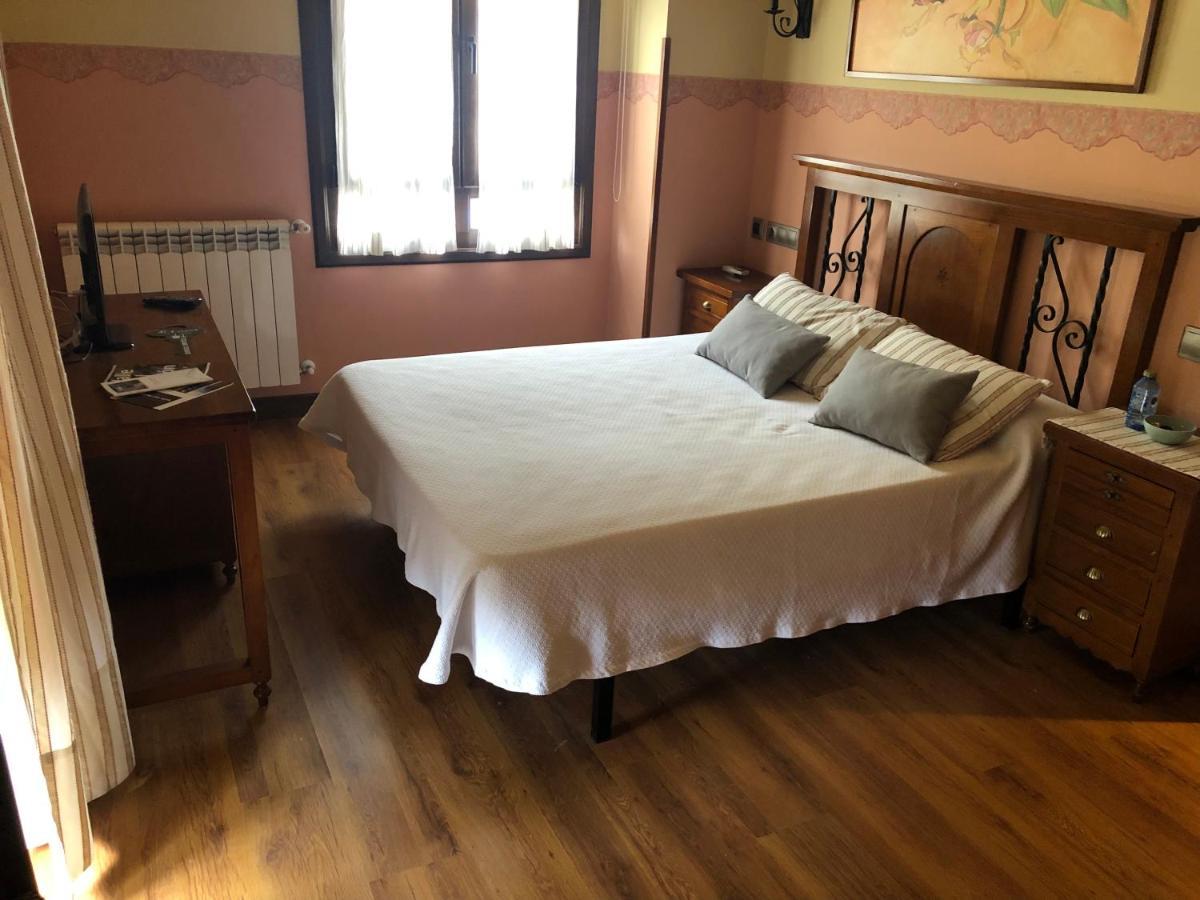 Hotel Restaurante La Carasca Orlé Εξωτερικό φωτογραφία