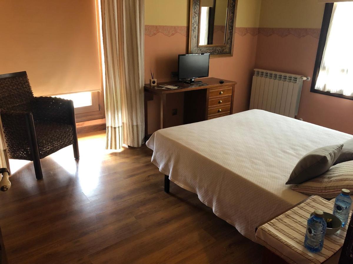 Hotel Restaurante La Carasca Orlé Εξωτερικό φωτογραφία