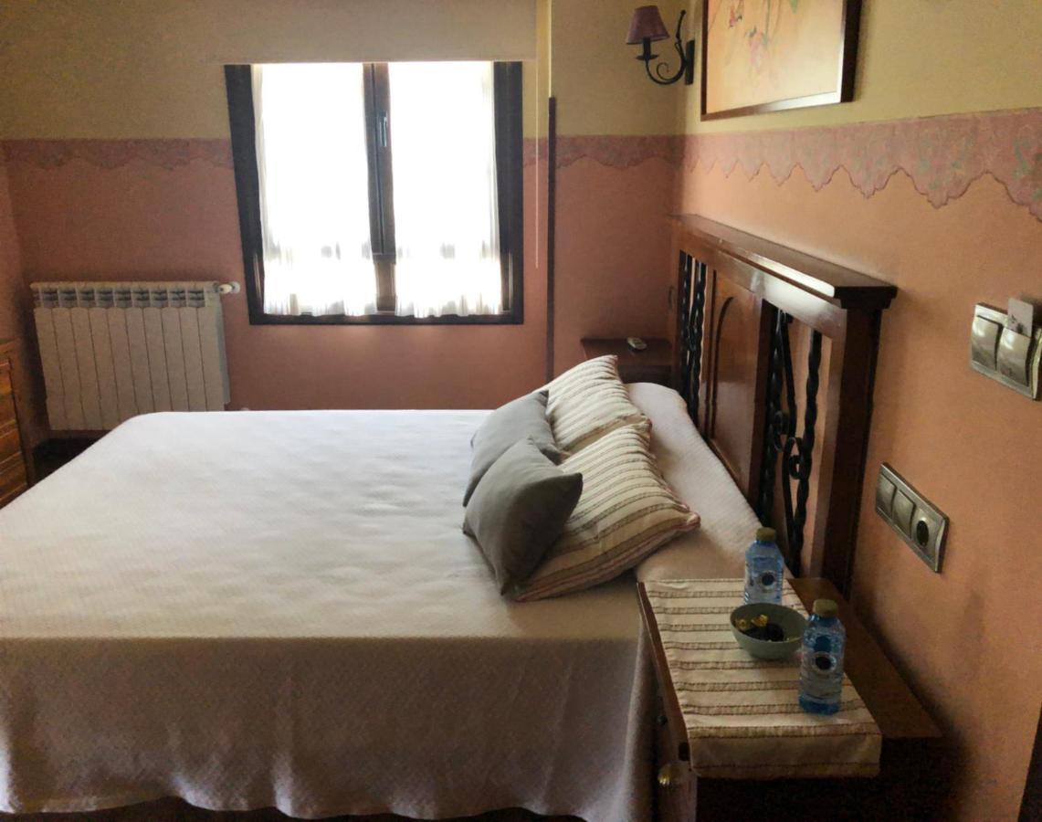 Hotel Restaurante La Carasca Orlé Εξωτερικό φωτογραφία